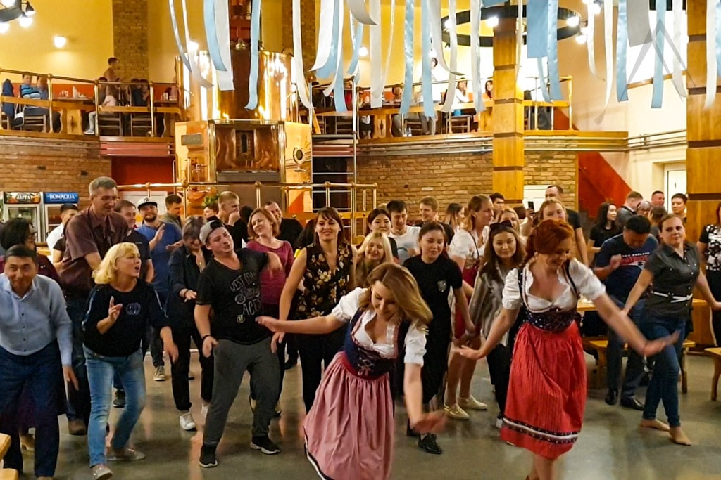Bierverkostung in Bischkek, Steinbrau, Oktoberfest