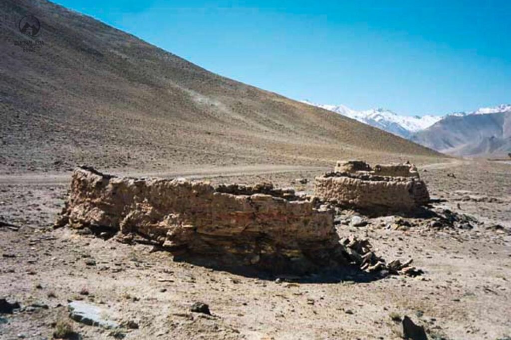 Historische Gräber im Pamir